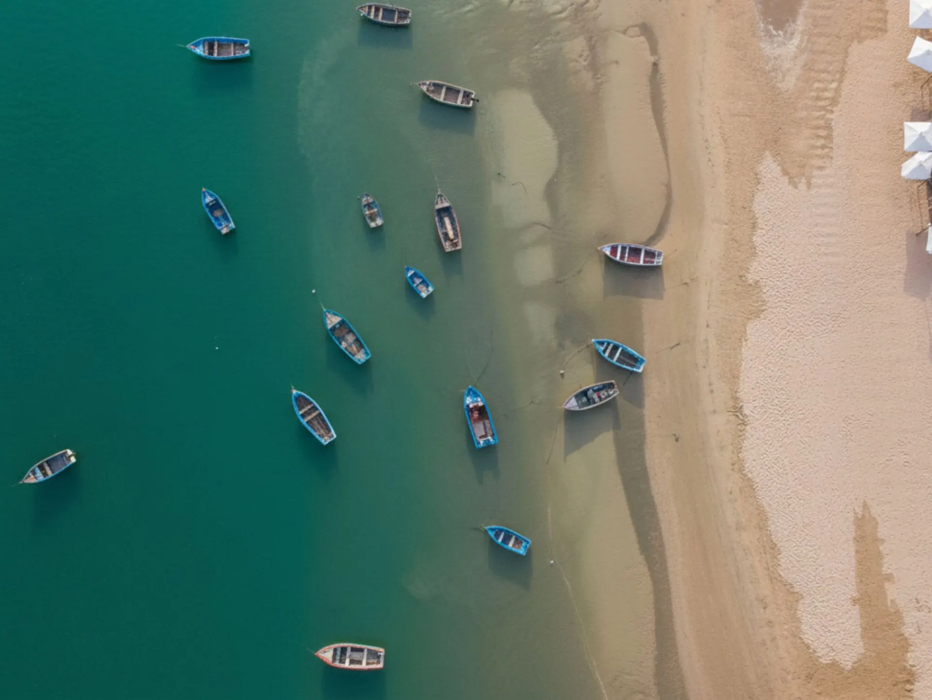 Playa y puerto deportivo de El Rompido